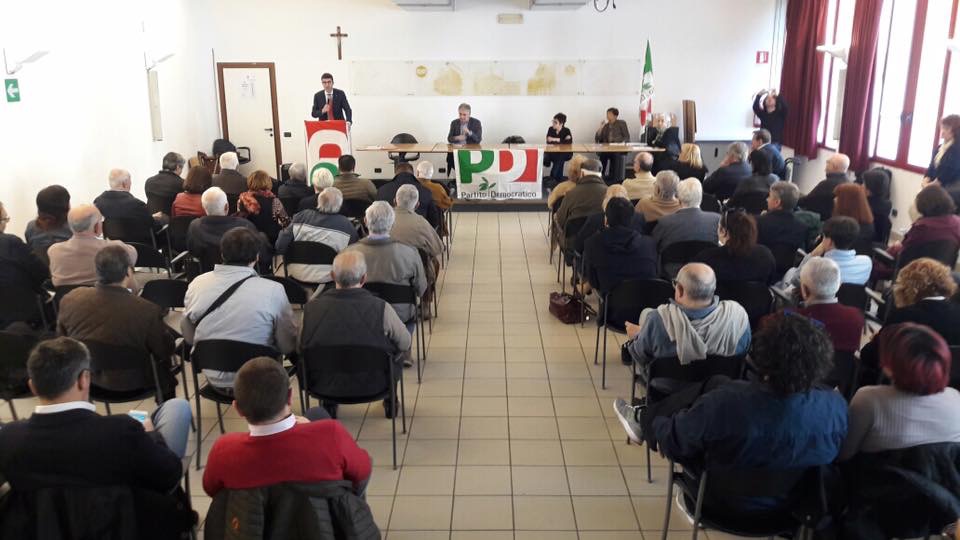 Pd: gli iscritti alessandrini confermano Renzi come segretario