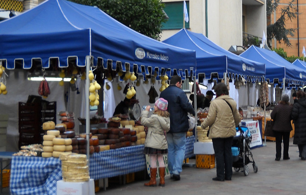 Ritorna a Tortona la “Festa delle regioni del mercatino italiano”