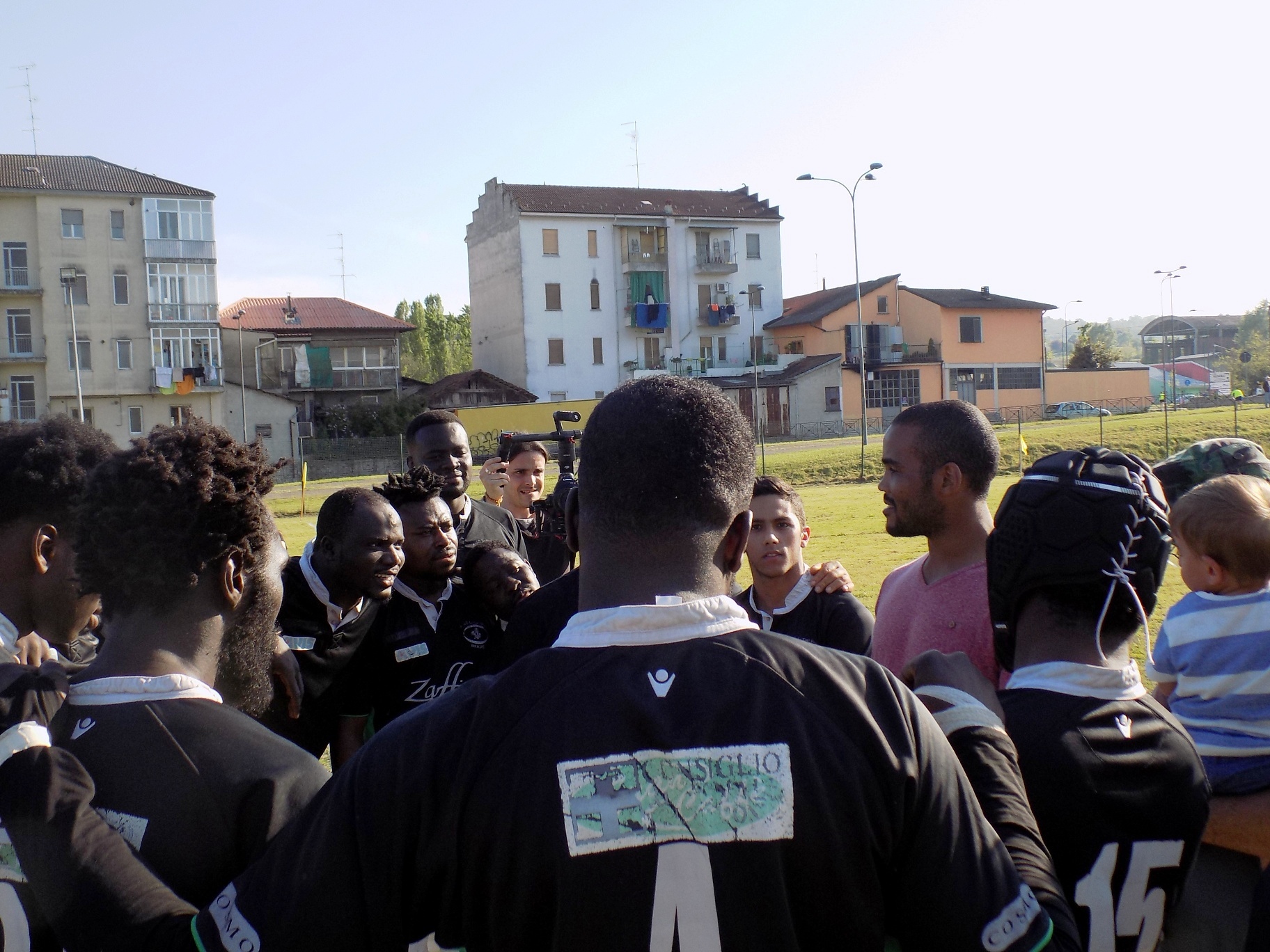 Il campione di rugby insieme ai ragazzi de Le Tre Rose