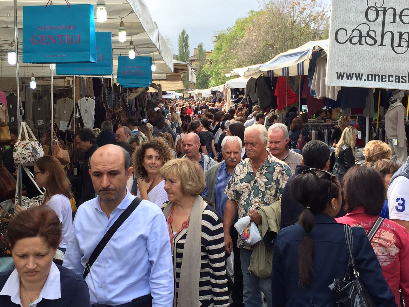Quartiere Cristo in festa con gli ambulanti di Forte dei Marmi