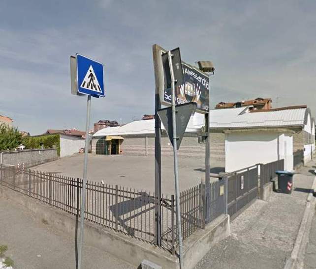 Violenta rissa nel parcheggio del bowling: sei arresti  