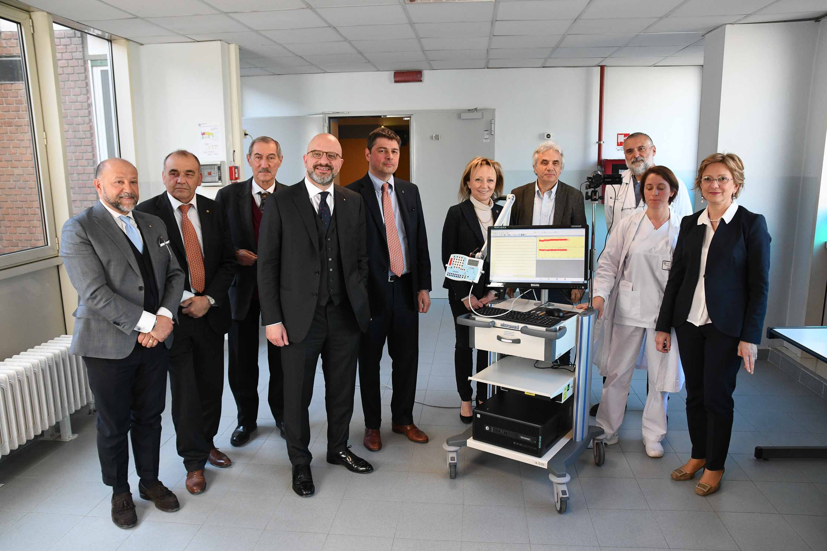Un apparecchio per i piccoli in terapia intensiva, donato dai Rotary