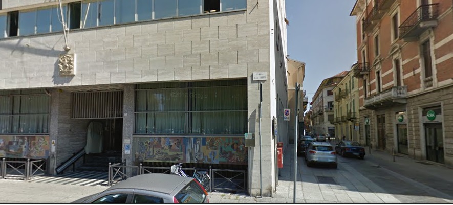 Bimba chiusa accidentalmente in auto. La salvano i Vigili del Fuoco