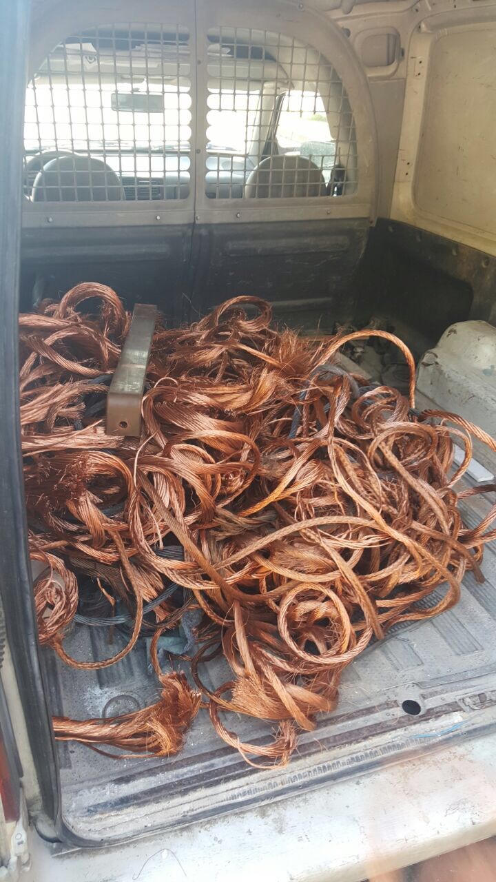 Sorpresi con 300 Kg di rame. Scatta la denuncia per ricettazione