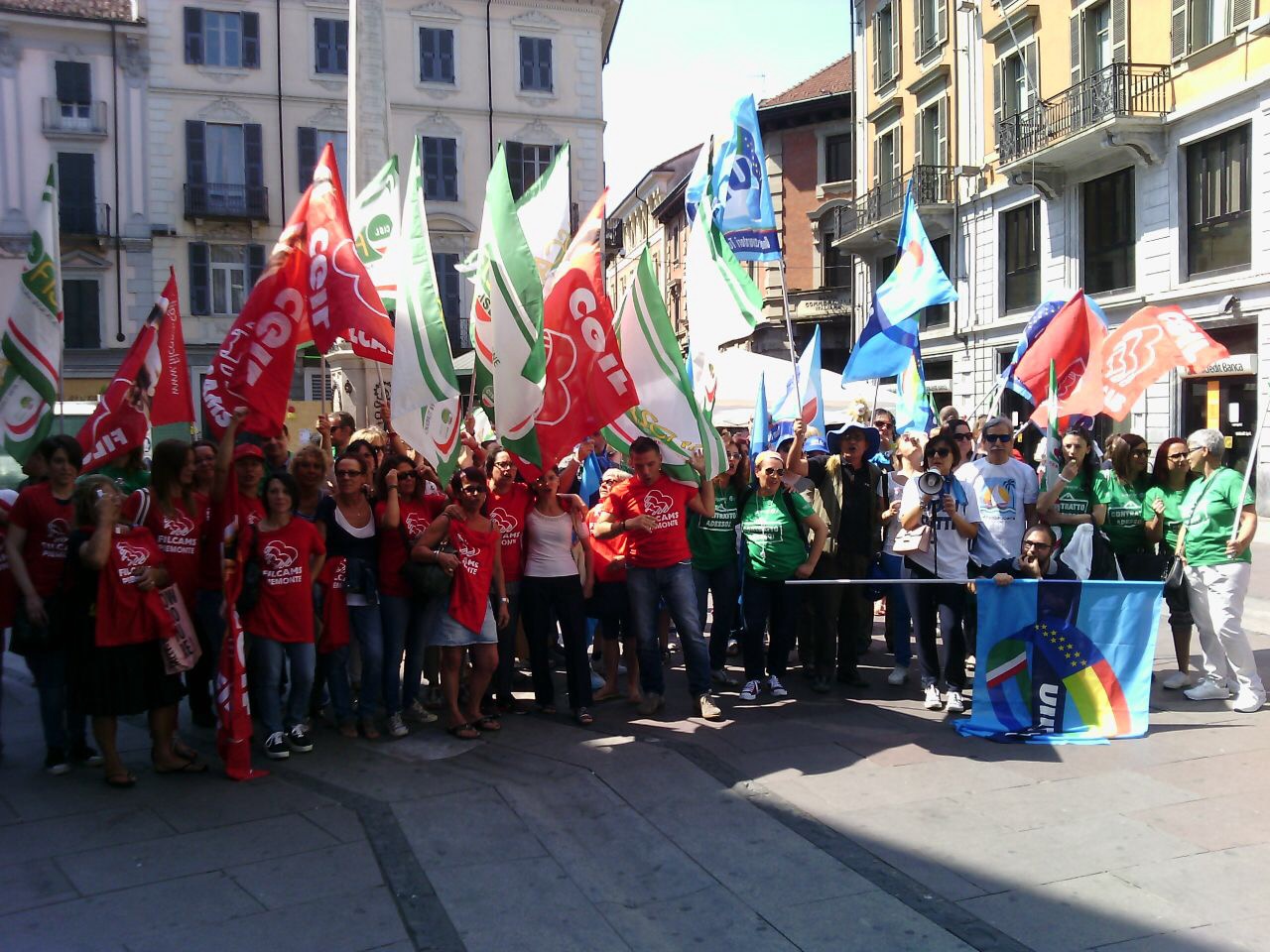 Lavoratori #FuoriServizio e in presidio in piazzetta della Lega