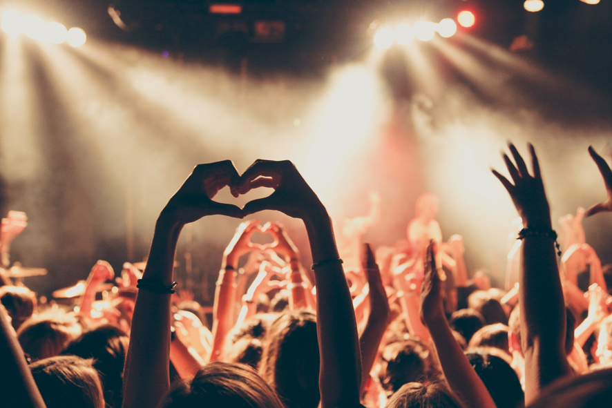Il palco ve lo diamo noi: arriva il talent musicale “Super Band”