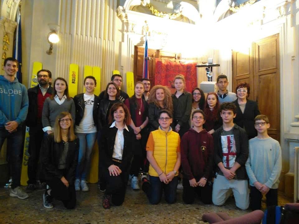 Premiati i vincitori delle cinque panchine gialle contro il bullismo