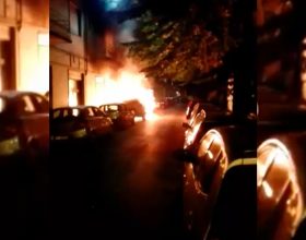 Il video dell’auto in fiamme al Cristo ad Alessandria