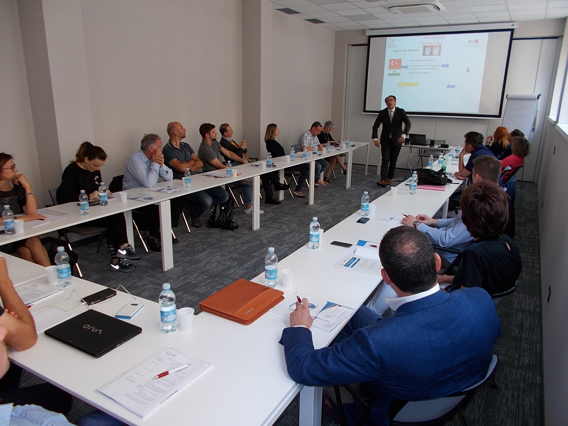 A Confindustria un corso per gli imprenditori orafi