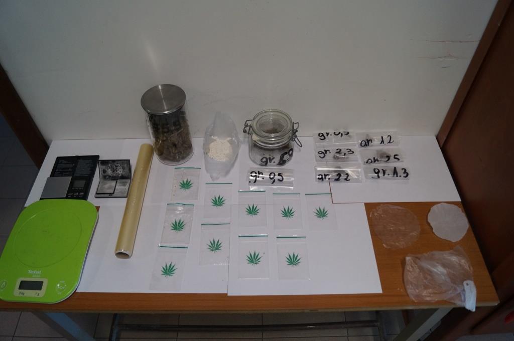 In casa di una coppia di acquesi “un bazar della droga”