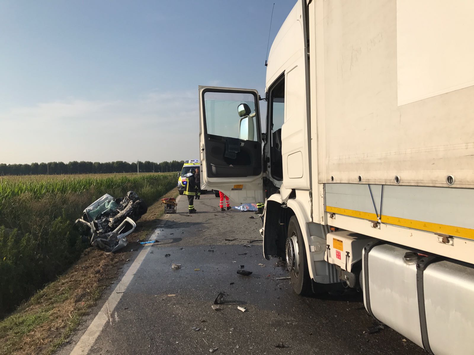 Drammatica mattinata lungo le strade della provincia. Due incidenti mortali