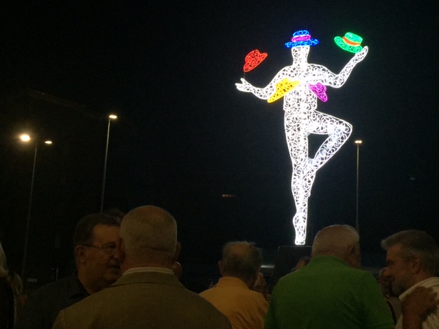 Il Cappellaio Magico illumina la rotonda di Corso Teresio Borsalino
