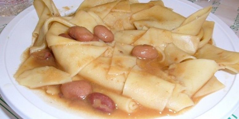 Viaggio nelle sagre tra la Peirbuieira e il fritto misto di carne e pesce