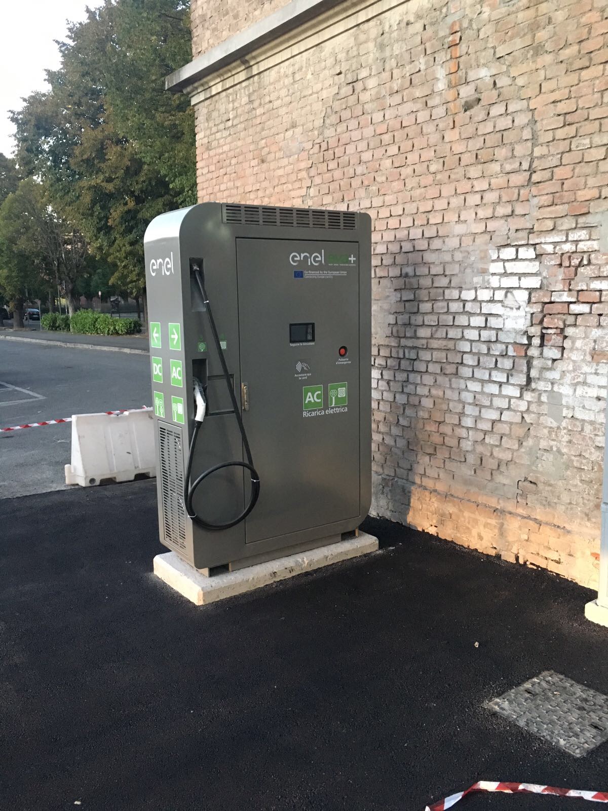 In Piazza Allende a Tortona la stazione di ricarica per veicoli elettrici