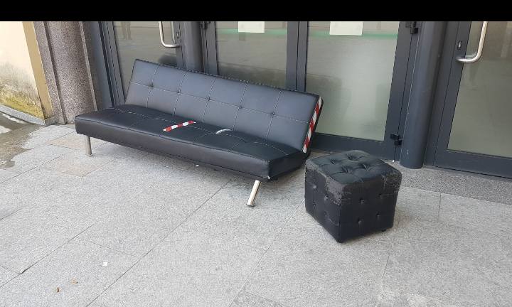 Atti vandalici in piazza S. M. di Castello: il racconto di Elisabetta