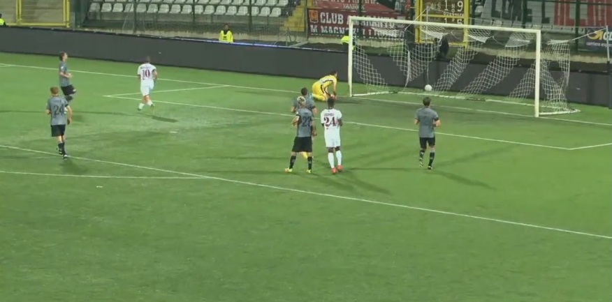 Alessandria, che scoppola! Il Livorno si impone 3-0 e piovono fischi