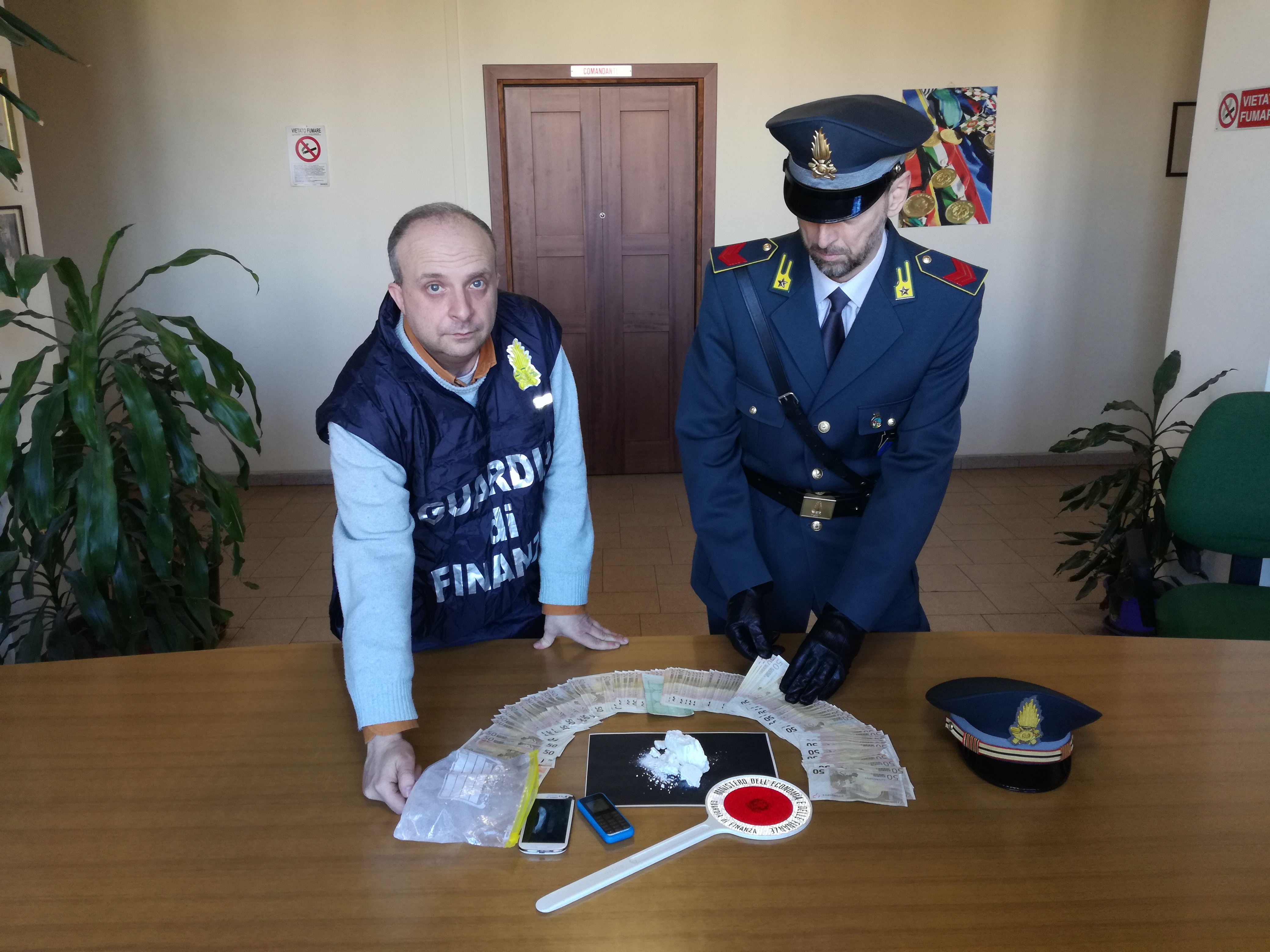Guardia di Finanza: smantellata banda che spacciava cocaina