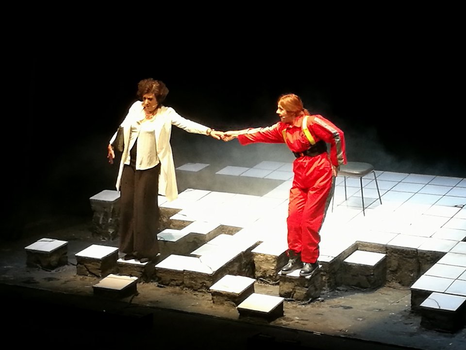 Il noir in commedia. Recensione di Rosalyn al Teatro Sociale di Valenza
