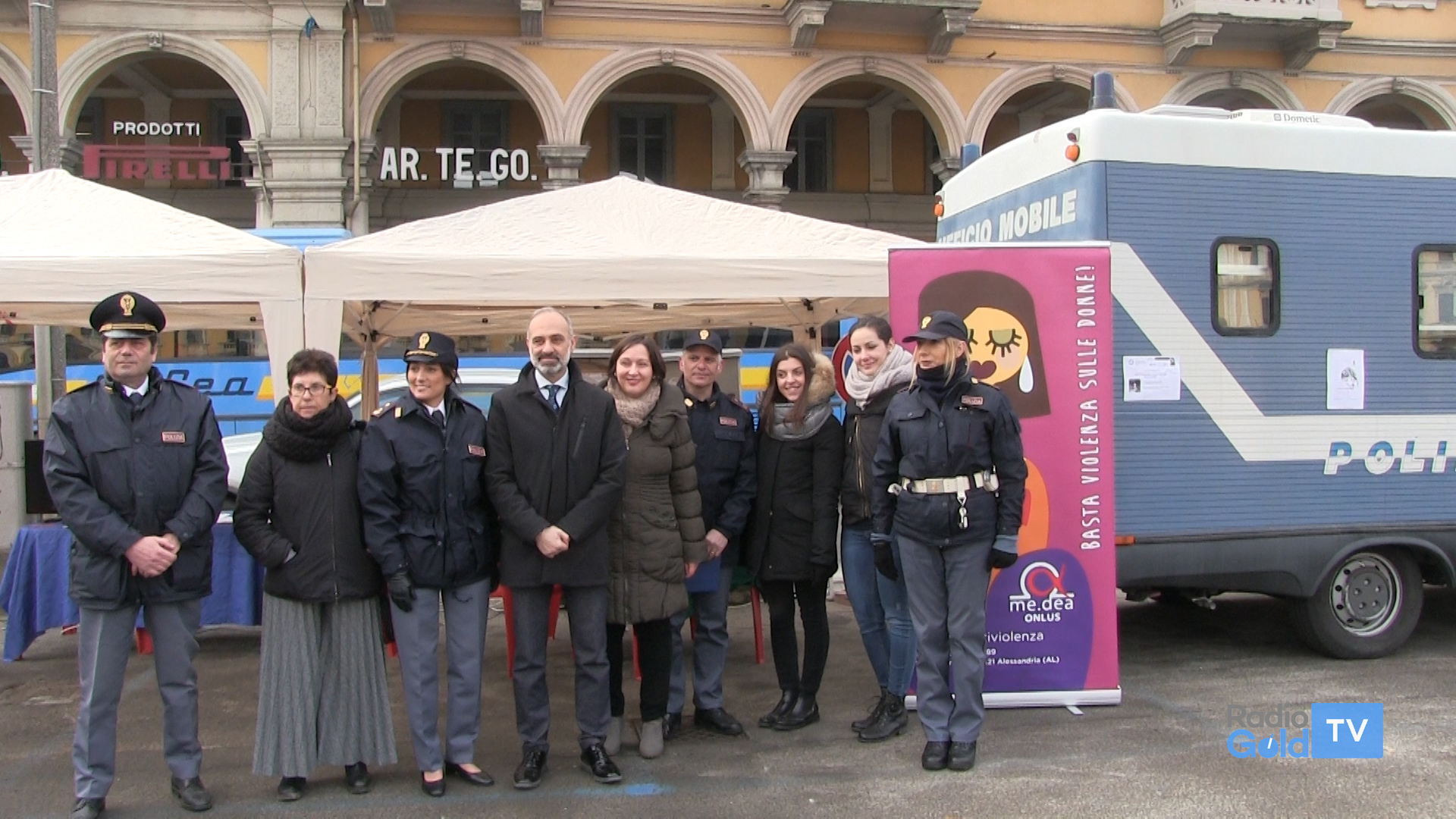 Ad Alessandria torna il camper della Polizia “Questo non è amore”