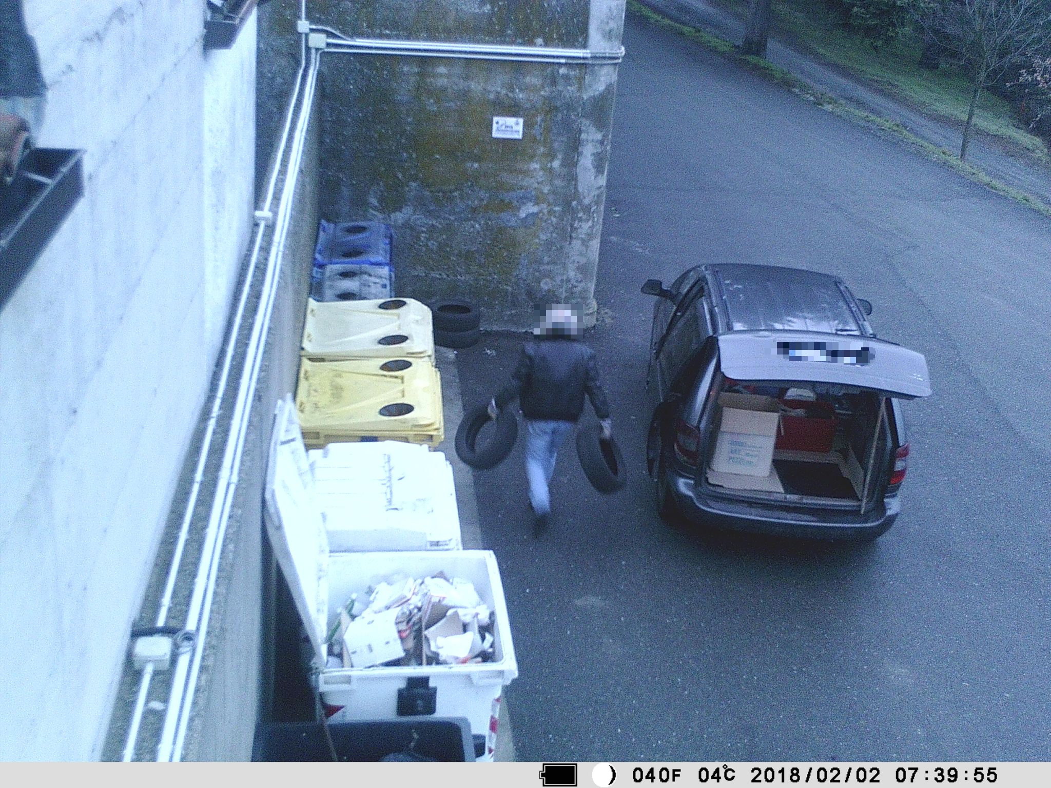 Le video-trappole inchiodano il cittadino incivile