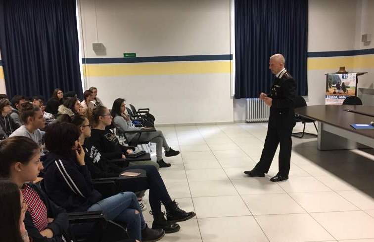 Il Comandante dei Carabinieri di Casale incontra i ragazzi del Balbo
