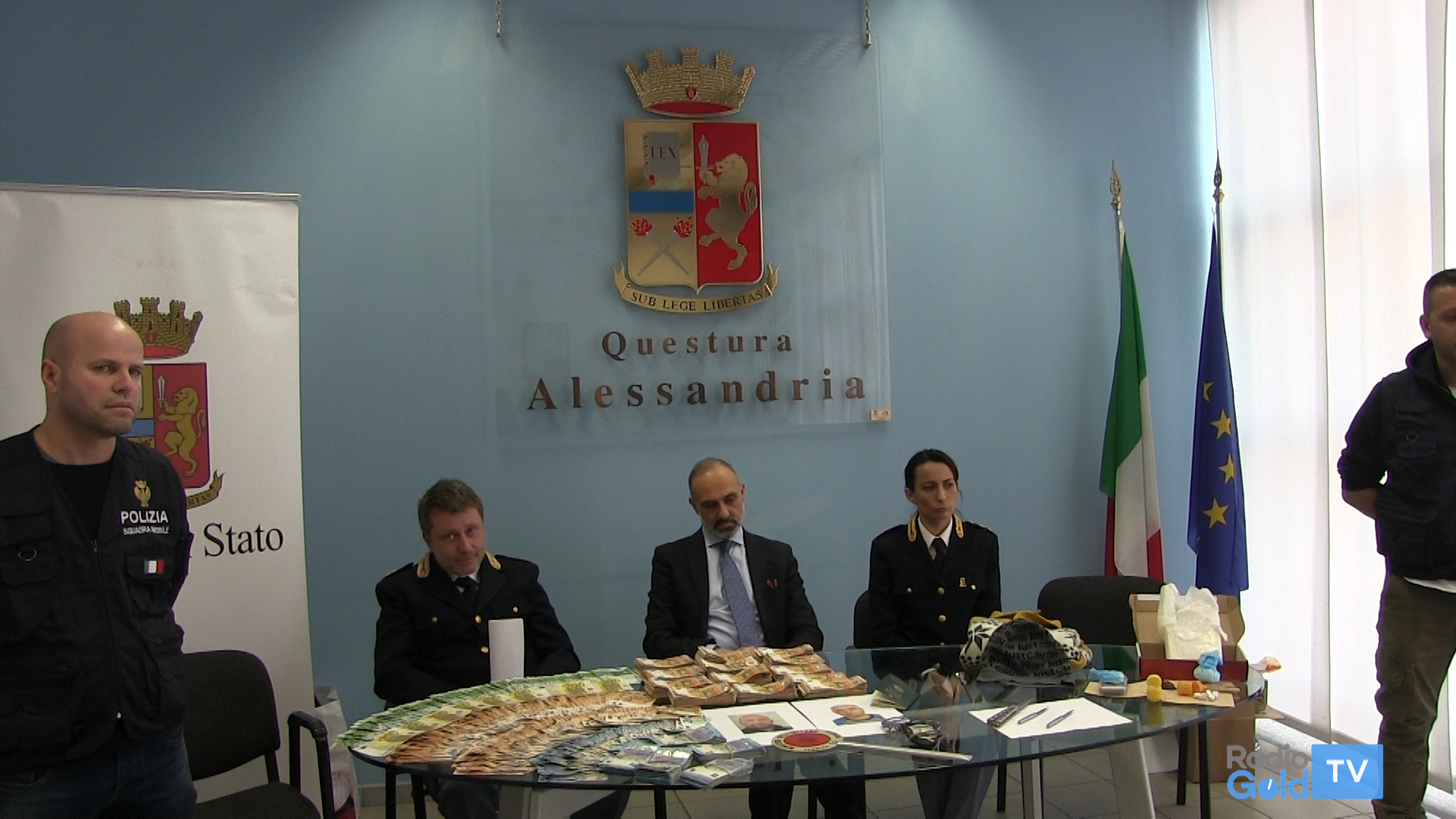 Preso dopo tentato omicidio. In casa 103 mila euro e mezzo Kg di droga