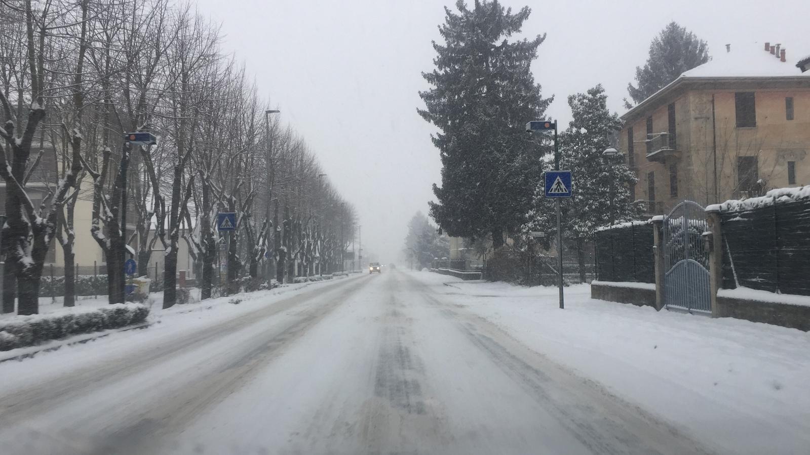 Torna la luce ad Albera, Cabella Ligure ancora al buio. Ora insidie da ghiaccio e buche