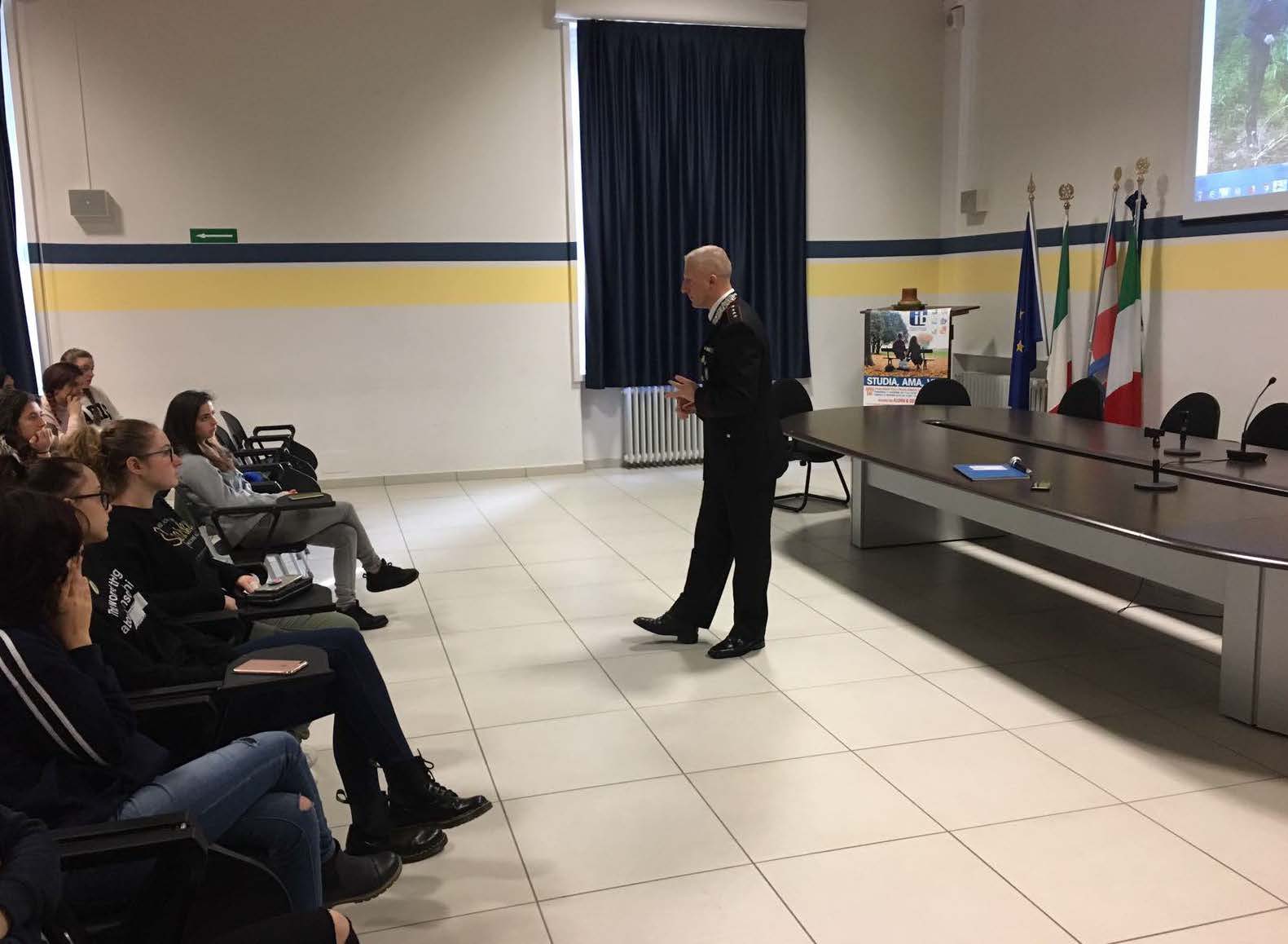 Studenti a lezione di legalità con i Carabinieri di Casale