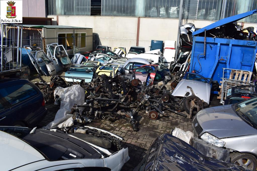 Operazione ‘Oro rosso’: lavorazioni irregolari in deposito