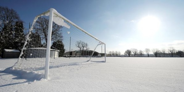 Calcio: rinviate per neve tutte le gare regionali