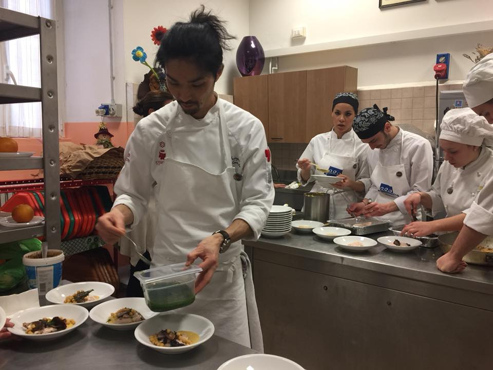 Alla Caritas il pranzo dello chef Kuroda con i prodotti di Libera