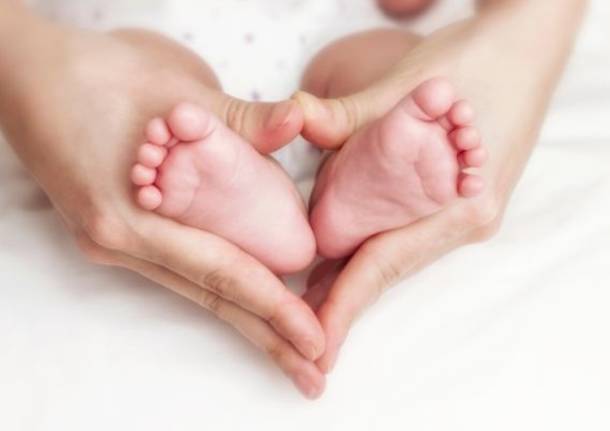 Sanità: ostetrica a domicilio, sperimentazione anche nel Pavese