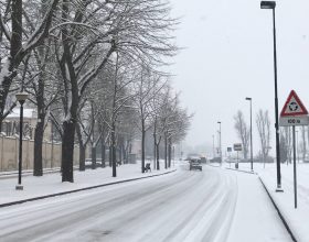 Nuovi disagi per la neve lungo strade e autostrade della provincia