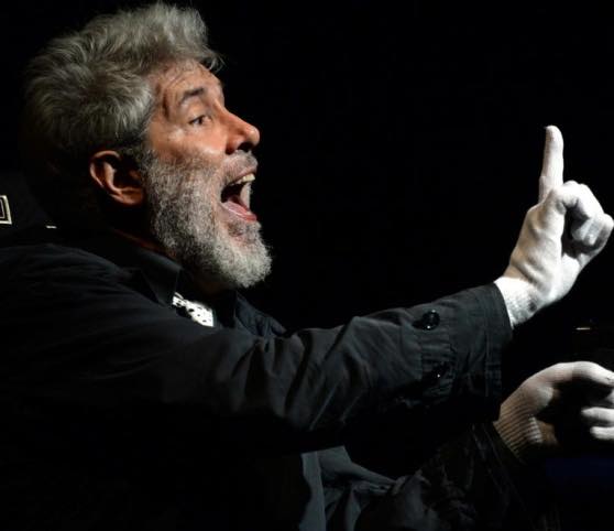 Un noir che diverte. Recensione di “Chi è di scena” al Teatro Giacometti