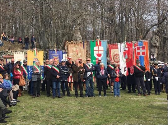Alla Benedicta senza fascia e gonfalone: “no a dietrologie politiche”
