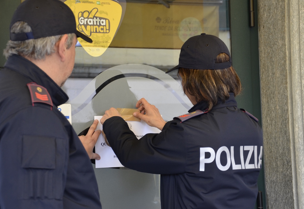 Pregiudicati e liti per questo imposta chiusura di un bar di Novi