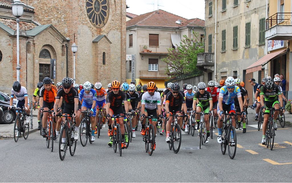 A Cassano si rinnova la festa con il ciclismo