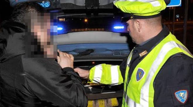Controlli del sabato sera: sei patenti ritirate e 60 punti in meno