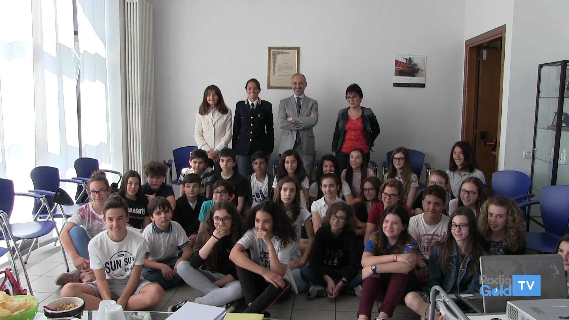 Classe del Manzoni risolve “caso a fumetti” e diventa amica della legalità