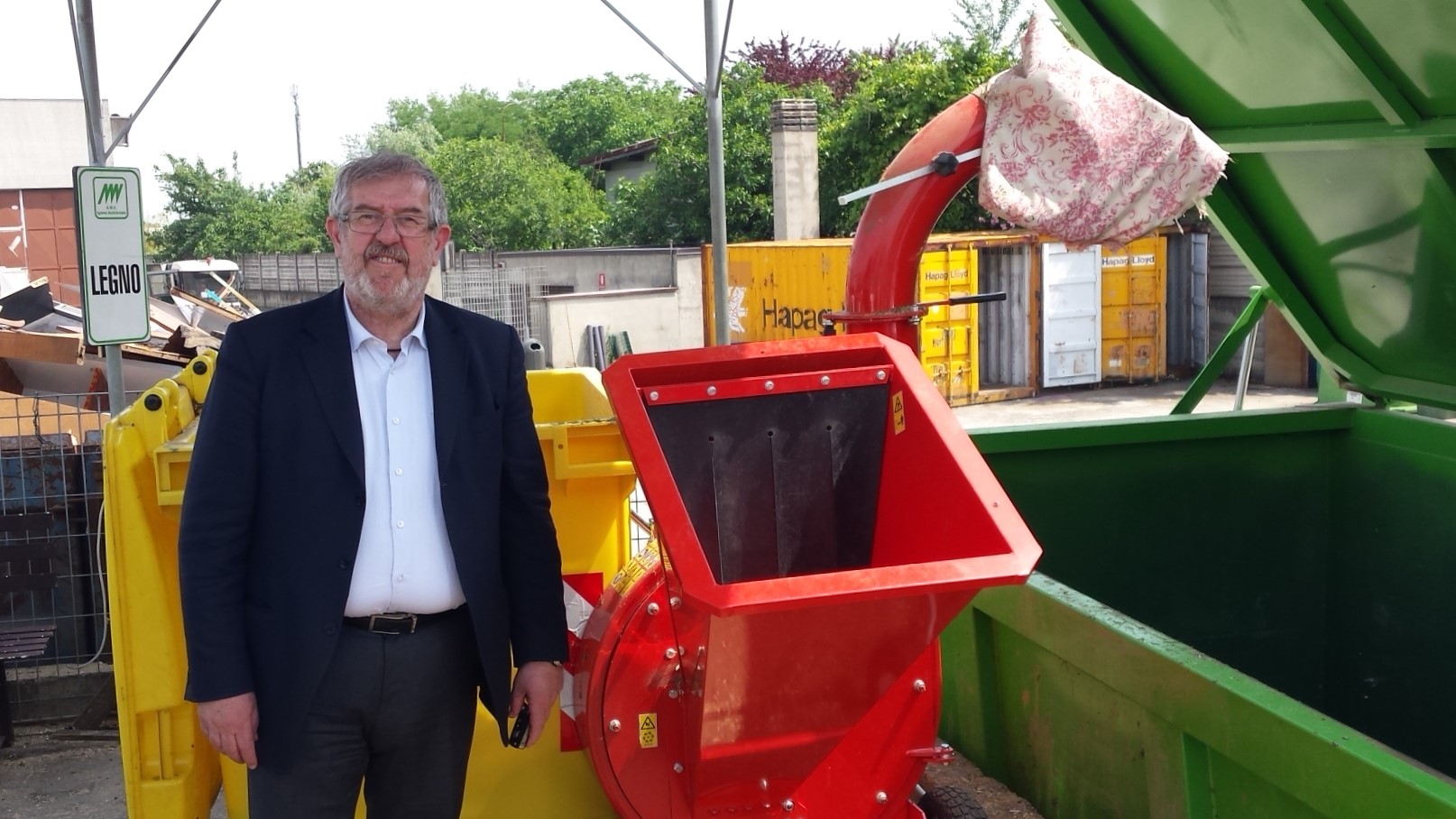 A Valenza una macchina per trasformare in risorsa sfalci e potature