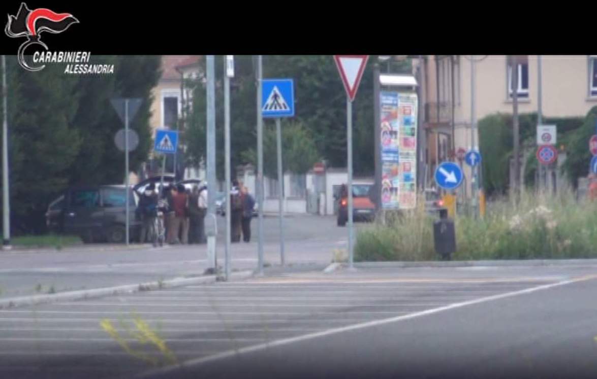 Arruolati ad Alessandria per 5 euro l’ora: blitz contro il caporalato