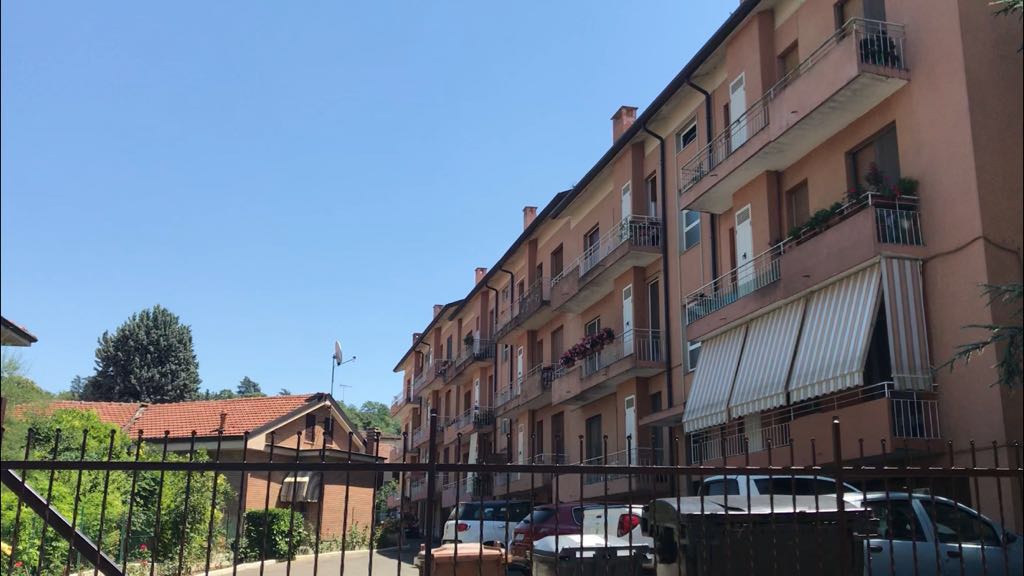Ragazzino di 11 anni precipita da un balcone al terzo piano