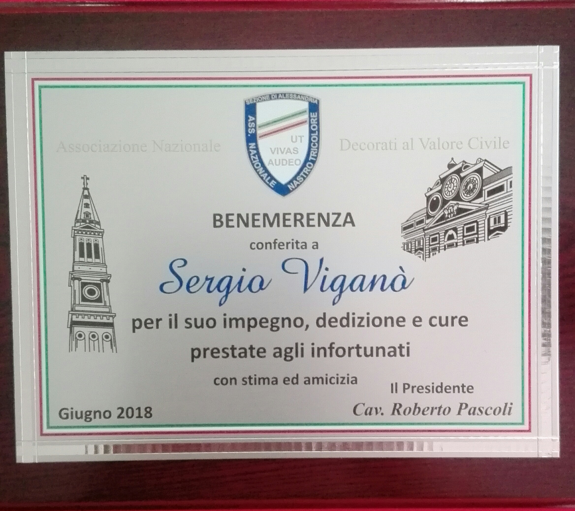 Attestato di benemerenza al fisioterapista Viganò
