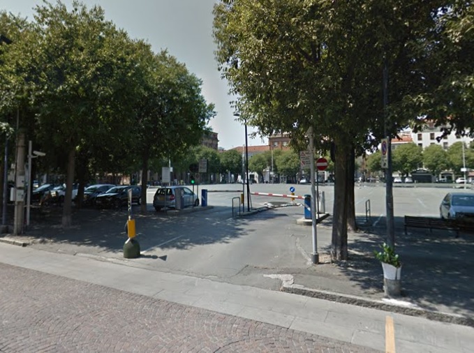 Durante l’estate mezz’ora di sosta gratuita in piazza della Libertà
