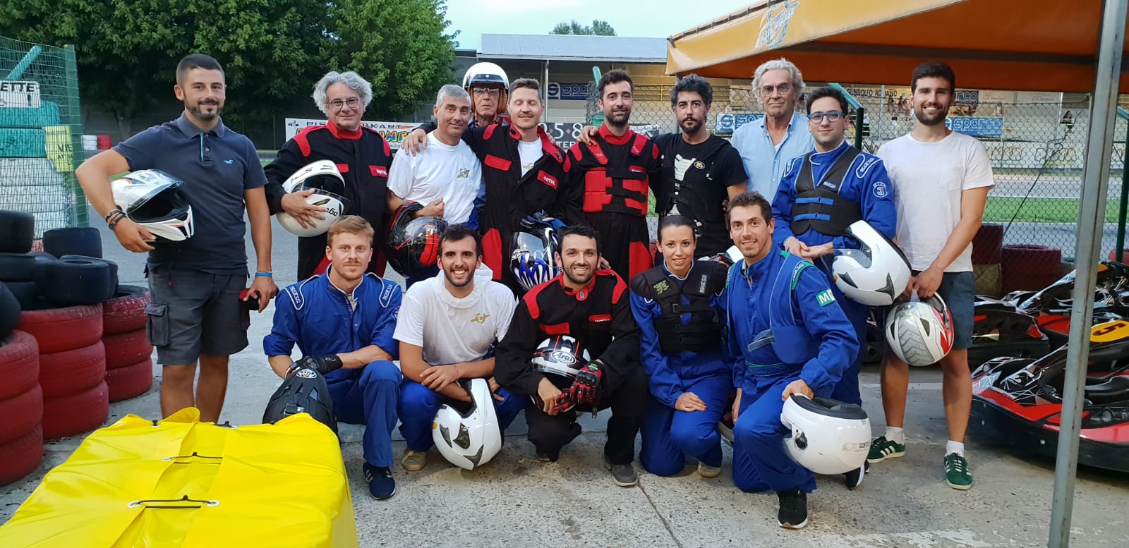 Leo e Lions sfrecciano su kart contro l’obesità infantile