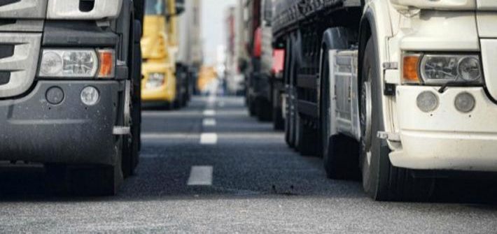 No mezzi pesanti sul cavalcaferrovia tra rotonda Oasi e quella per Castelnuovo