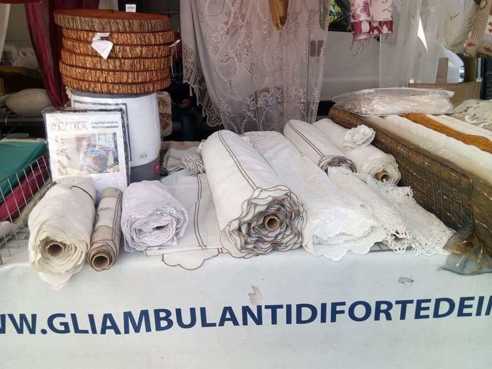 Tornano domenica a Tortona gli Ambulanti di Forte dei Marmi