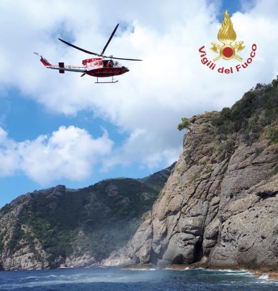 I Vigili del Fuoco salvano tre sub a Camogli