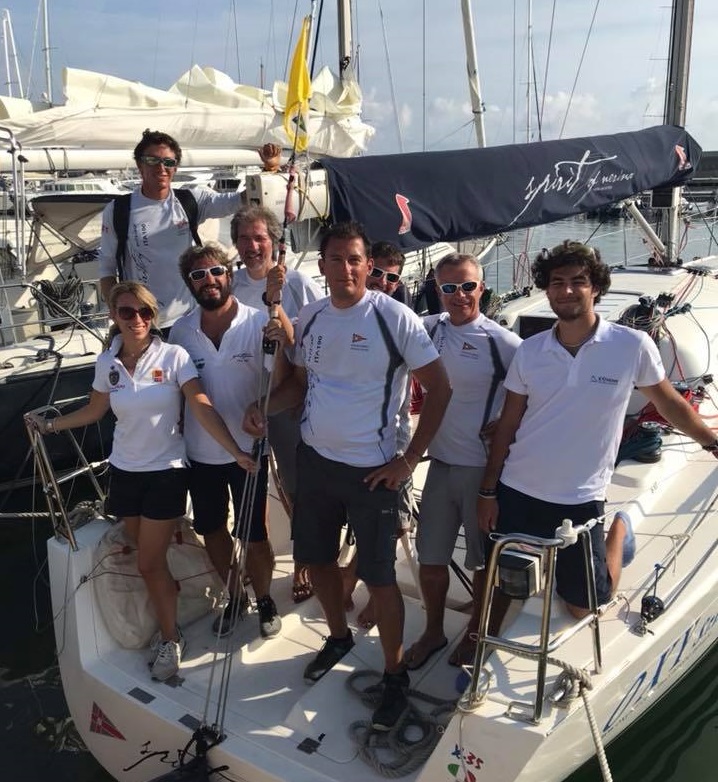Vela: Spirit of Nerina-Rolandi Auto argento a Chiavari
