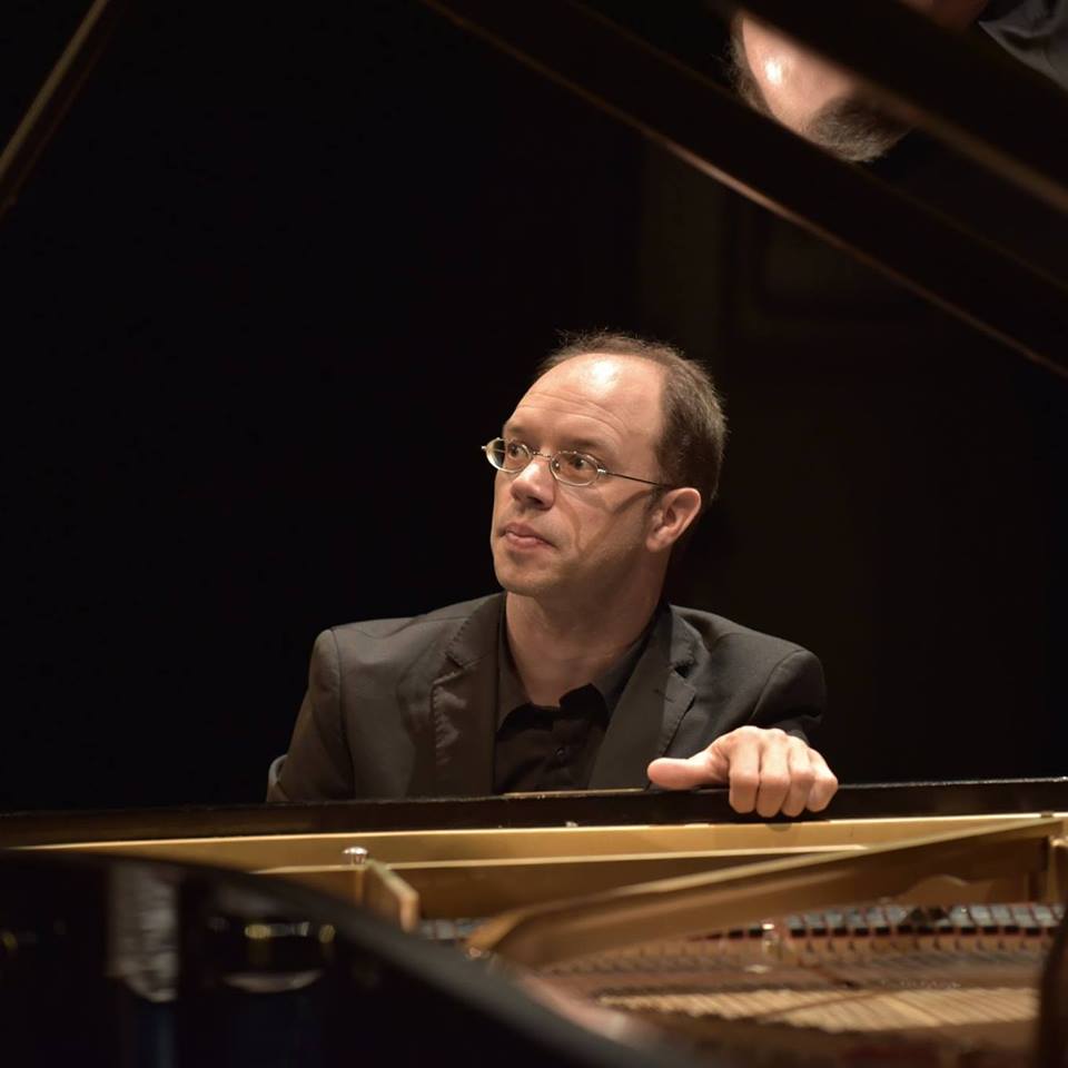 Il pianista Olaf John Laneri suona al Castello di Frassinello
